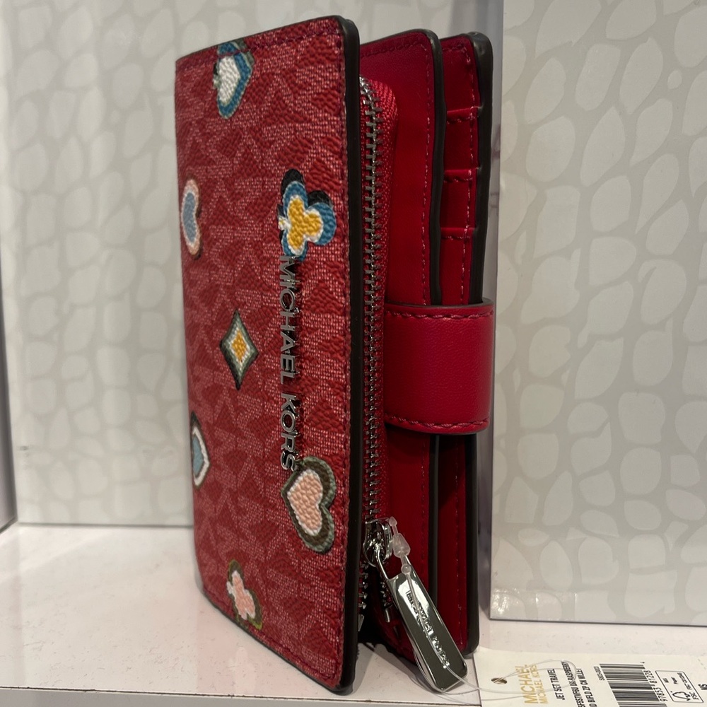 MICHAEL KORS Jet Set Medium Printed Signature Logo Bifold Wallet
Dark Raspberry - Picture 7 of 16